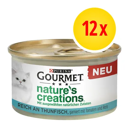 Lata de Purina Gourmet nature's creations, texto visible: NEU, 12x. Imagen de gato blanco en el envase. Etiqueta en alemán: reich an Thunfisch, mit Tomaten und Reis.