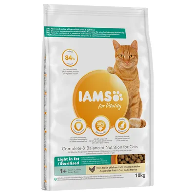 Sac de croquettes IAMS for Vitality pour chats stérilisés, 84 % protéines animales, 30 % moins de matières grasses, au poulet frais, 1+ an, 10 kg. Texte en anglais, allemand, français, italien.