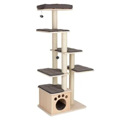 Tiragraffi in legno chiaro con cinque piattaforme imbottite grigie, colonna in sisal e cuccia alla base con ingresso rotondo e fori a forma di zampa. Due palline pendenti visibili.