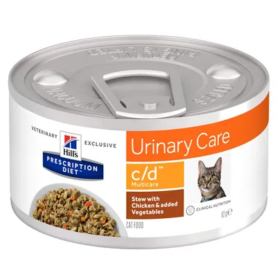 Hill's Prescription Diet Urinary Care c/d Multicare kattemad dåse, Stew with Chicken & added Vegetables, 82 g. Billede af kat og foder synligt på emballagen.