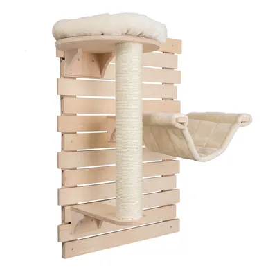 Väggmonterat klösträd i trä med sisal-klösstolpe, vadderad liggyta och hängmatta i beige.