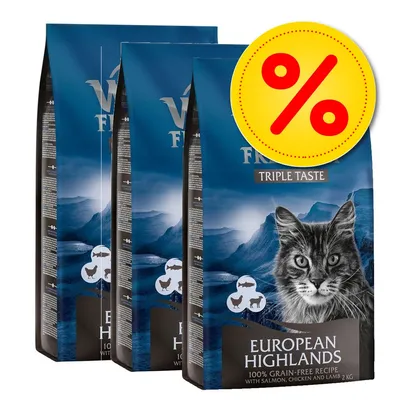 Lot de 3 sacs de croquettes pour chat, marque European Highlands, Triple Taste, recette sans céréales avec saumon, poulet et agneau, 2 kg. Signe de réduction visible.