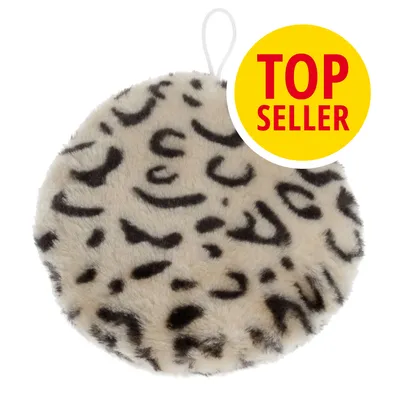 Kulatý plyšový předmět se zvířecím vzorem, poutko na zavěšení. Žlutý kruh s červeným textem: TOP SELLER.