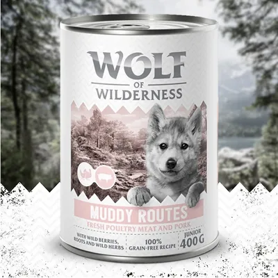 Wolf of Wilderness Junior υγρή τροφή, ποικιλία Muddy Routes με φρέσκο πουλερικό και χοιρινό, 100% χωρίς δημητριακά, με μούρα, ρίζες και βότανα, κονσέρβα 400g.