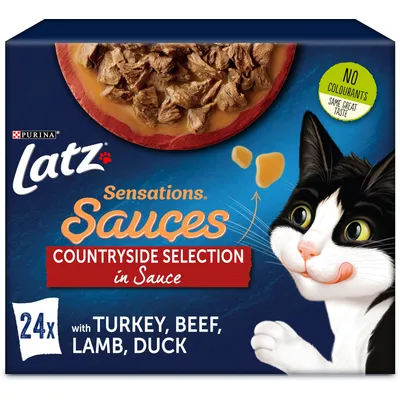 Latz Sensations Sauces Countryside Selection in Sauce, 24x med turkey, beef, lamb, duck. Ingen farvestoffer. Billede af kat og skål med kød i sauce. Purina synligt på pakken.