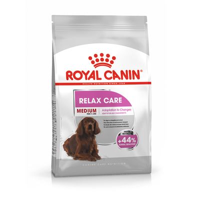 Royal Canin Relax Care Medium hundefoder. Tekst: Adaptation to Changes, Proven Results +44 % normal behaviour. Billede af mellemstor brun hund på posen.