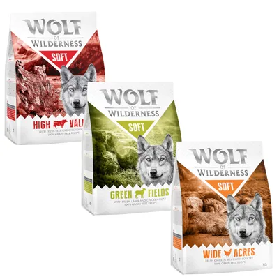 Trois sacs Wolf of Wilderness Soft : High Valley (bœuf et poulet), Green Fields (agneau et poulet), Wide Acres (poulet). Recette sans céréales, 1 kg visible sur Wide Acres.