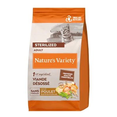 Sac Nature’s Variety pour chat stérilisé adulte, 1er ingrédient viande désossée, sans céréales, avec du poulet élevé en plein air, emballage recyclable, protéines qualité digestibilité.