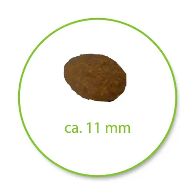 Foderbit med texten ca. 11 mm, visar storleken på en enskild bit torrfoder.