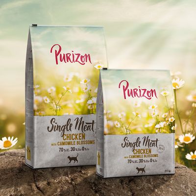 Purizon Single Meat Kana kamomillankukilla, 70 % lihaa, 30 % vihanneksia, 0 % viljaa. Kaksi ruokasäkkiä à 7 kg ja 2,5 kg.