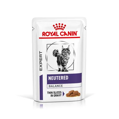 ROYAL CANIN EXPERT NEUTERED BALANCE, thin slices in gravy, opakowanie z wizerunkiem kota i kawałkami karmy w sosie widocznymi na dole.