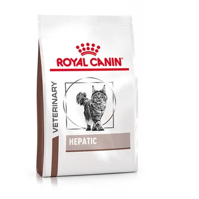 Sachet de croquettes pour chat Royal Canin Veterinary HEPATIC, illustration d’un chat sur l’emballage, texte visible : VETERINARY, HEPATIC.