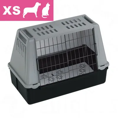 Harmaa-musta kuljetuslaatikko, metallinen etuovi. Vasemmassa yläkulmassa vaaleanpunainen laatikko: XS, koiran ja kissan siluetit. Harmaa-musta kuljetuslaatikko, metallinen etuovi. Vasemmassa yläkulmassa vaaleanpunainen laatikko: XS, koiran ja kissan siluetit.