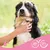 Hund wird mit Shampoo gewaschen. Text: pH-neutral, 0% Parabene.