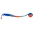 Chuckit! Ballwerfer in Blau mit orangefarbenem Griff und Ball. Auf dem Ball steht 'FETCH IT'.