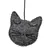 Jouet suspendu en feutre gris en forme de tête de chat avec broderies noires pour les yeux et les moustaches, cordelette noire visible en haut.