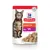 Sachet Hill's Science Plan Adult 1-6 pour chat, morceaux en sauce au bœuf, mention 'No artificial preservatives, flavours or colours', image d’un chat et croquettes visibles.