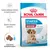 Royal Canin Starter Mother & Babydog Medium 1–2 months, susține sănătatea mamelor și puilor, sistem imunitar puternic, crochete rehidratabile, imagine cu cățea și doi pui