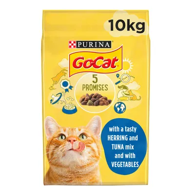10kg pack with 5 promises, featuring a herring and tuna mix with vegetables. Text highlights tasty flavour and visible kibble pieces.