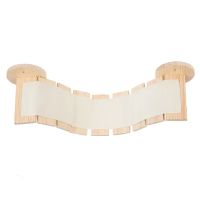 Hamaca de madera y tela con dos fijaciones redondas, apta para montaje en pared.