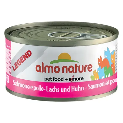 Lata de comida para animais Almo Nature Legend, texto visível: 'pet food + amore', sabores salmão e frango em várias línguas no rótulo.