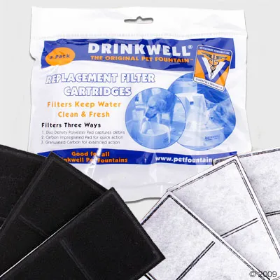 Drinkwell Replacement Filter Cartridges, förpackning med texten 'Filters Keep Water Clean & Fresh', svarta och vita filterpatroner synliga framför förpackningen.