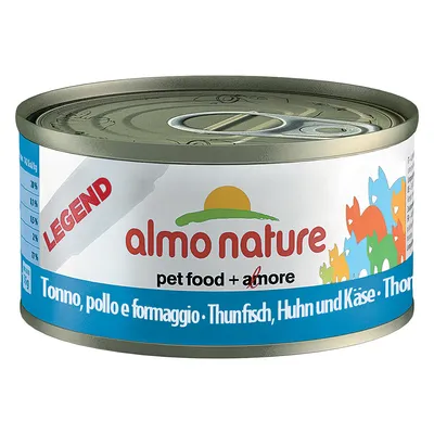 Lata de comida para animais Almo Nature Legend, texto visível: pet food + amore, Tonno, pollo e formaggio, Thunfisch, Huhn und Käse. Ilustração de gatos coloridos no rótulo.