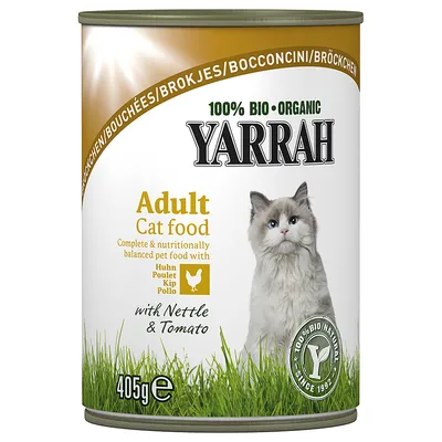 Yarrah 100% Bio Organic Adult Cat food med kylling, brændenælde og tomat, 405 g. Tekst: Complete & nutritionally balanced pet food with Huhn Poulet Kip Pollo. Billede af kat.