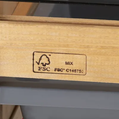 Certificato FSC MIX, FSC C146750 inciso su legno.