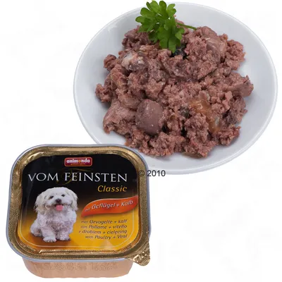 Animonda Vom Feinsten Classic natvoer voor honden, smaak gevogelte en kalf. Verpakking met afbeelding van een kleine hond en zichtbare portie vlees in een wit schaaltje.