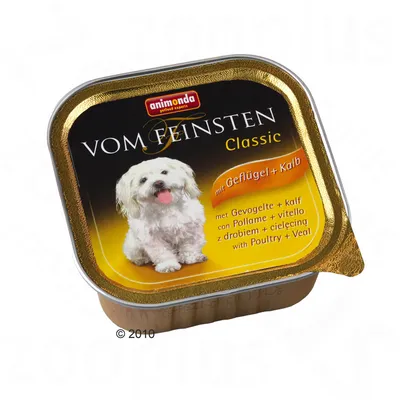 animonda Vom Feinsten Classic hondenvoer, met gevogelte + kalf. Tekst op verpakking: met Gevogelte + kalf, with Poultry + Veal. Afbeelding van een witte hond op de verpakking.