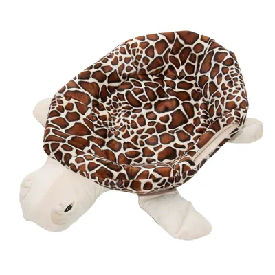 Letto per animali a forma di tartaruga con motivo giraffa marrone e bordo imbottito.