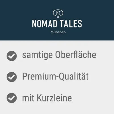 Nomad Tales München. Samtige Oberfläche, Premium-Qualität, mit Kurzleine.
