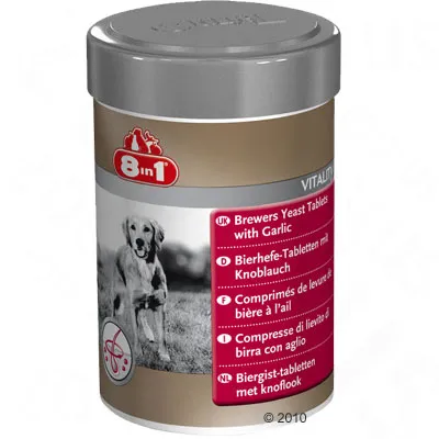 Упаковка 8in1 Brewers Yeast Tablets with Garlic для собак, надписи на английском, немецком, французском, итальянском и нидерландском языках, изображение собаки на этикетке.