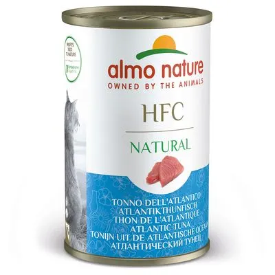almo nature HFC Natural, tonijn uit de Atlantische Oceaan. Tekst: Owned by the Animals, Profits 100% to Nature. Afbeelding van tonijnstuk en kat op het blik.