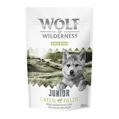 Wolf of Wilderness Wild Bites Junior Green Fields, fresh chicken with lamb, 100 % grain-free recipe, 180 g, sachet refermé visible.
