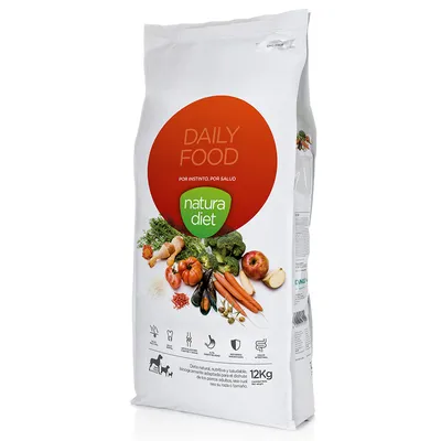 Natura Diet Daily Food, 12 kg. GMO-vapaa, luonnolliset ainesosat kuten vihannekset ja hedelmät näkyvät pakkauksessa. Sopii koirille koon ja rodun mukaan.