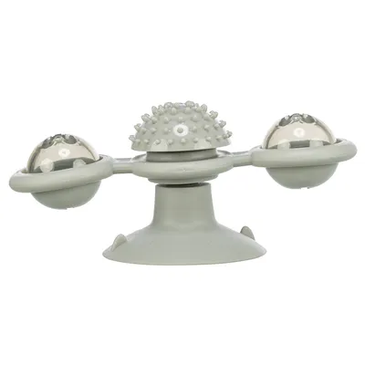 Jouet pour chat en plastique gris avec ventouse, deux boules transparentes et une boule centrale à picots visibles. Aucun texte ou marque apparente.