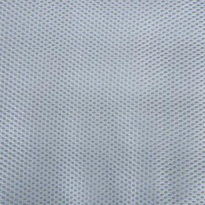 Harmaa verkkomainen kangas, jossa pienet reiät. Materiaali: kangas.
