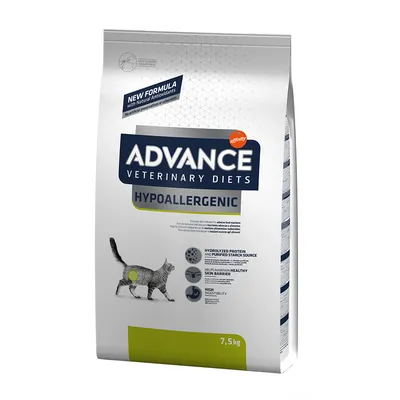 ADVANCE Veterinary Diets Hypoallergenic cat food, 7.5 kg bag. Visible text: New formula with natural antioxidants, hydrolyzed protein and purified starch source, high digestibility.
