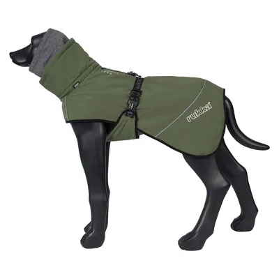 Manteau vert pour chien avec col gris, attaches noires et logo rukka visible sur le côté, présenté sur un mannequin canin noir.