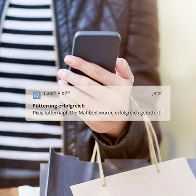 Catit PIXI™ хранене успешно. Купа за храна Pixi: храната е успешно подадена.