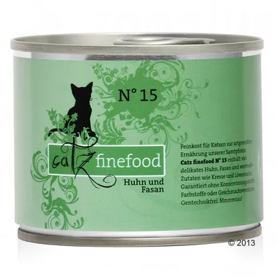 Conservă Catz finefood N° 15, Huhn und Fasan. Etichetă verde cu siluetă de pisică și text în limba germană vizibil pe ambalaj.