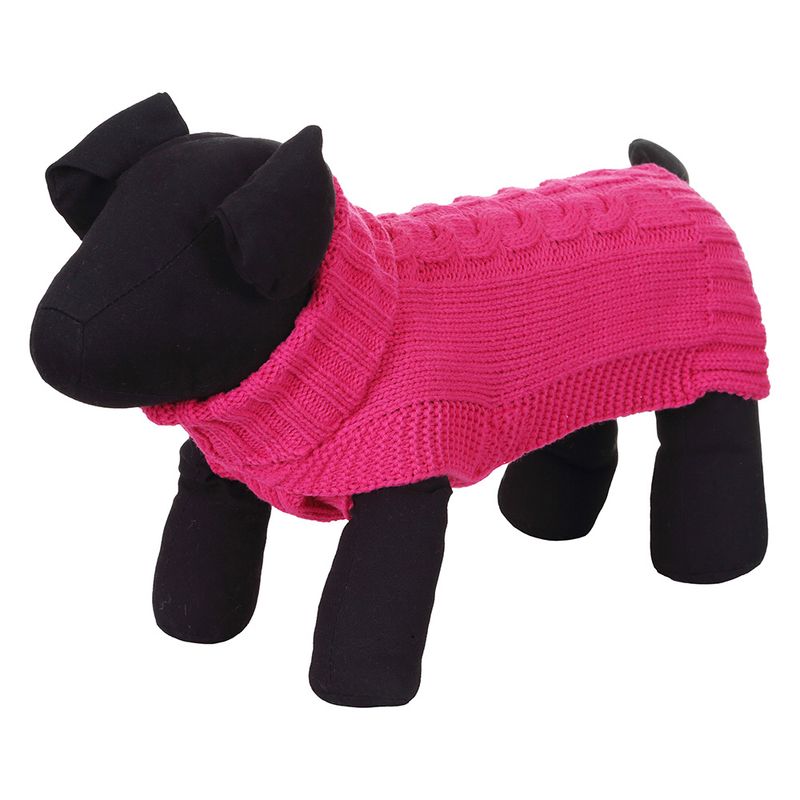 Modelo de perro de tela negra con jersey de punto rosa, diseño de trenza y cuello vuelto.