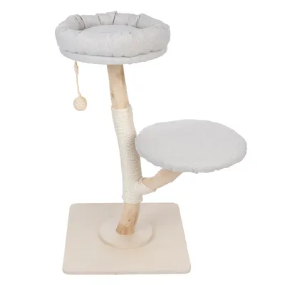 Árbol rascador de madera con dos niveles, poste envuelto en sisal, cojín gris y pelota de juego colgante.