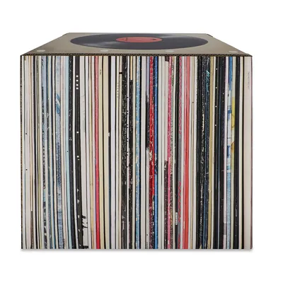 Kockasta kutija za pohranu s dizajnom vinilnih ploča i gramofonskom pločom na vrhu.