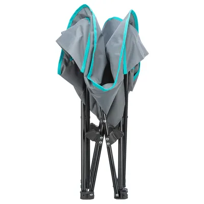 Zusammengeklappter grauer Stoff mit türkisfarbenen Akzenten auf schwarzem Metallgestell, tragbares Design.