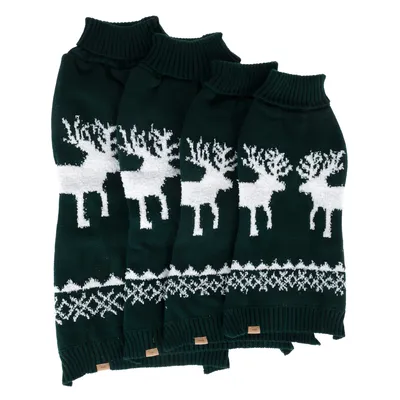 Vier grüne Hundepullover mit weissem Rentiermuster und Schneeflocken-Design, in verschiedenen Grössen.