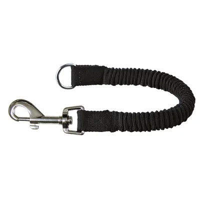 Sort elastisk hundesnor med metal karabinhage og ring. Snoren er rynket og lavet af stofmateriale, synlig uden mærke eller tekst.
