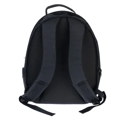 Vue arrière d’un sac à dos noir avec deux bretelles rembourrées et poignée supérieure, tissu en maille visible sur le dos, poches latérales zippées.